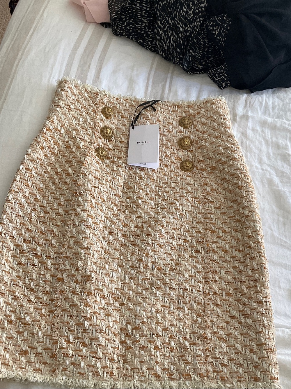 Balmain Beige Tweed Pencil Skirt with Gold Buttons - Picture 3 of 10